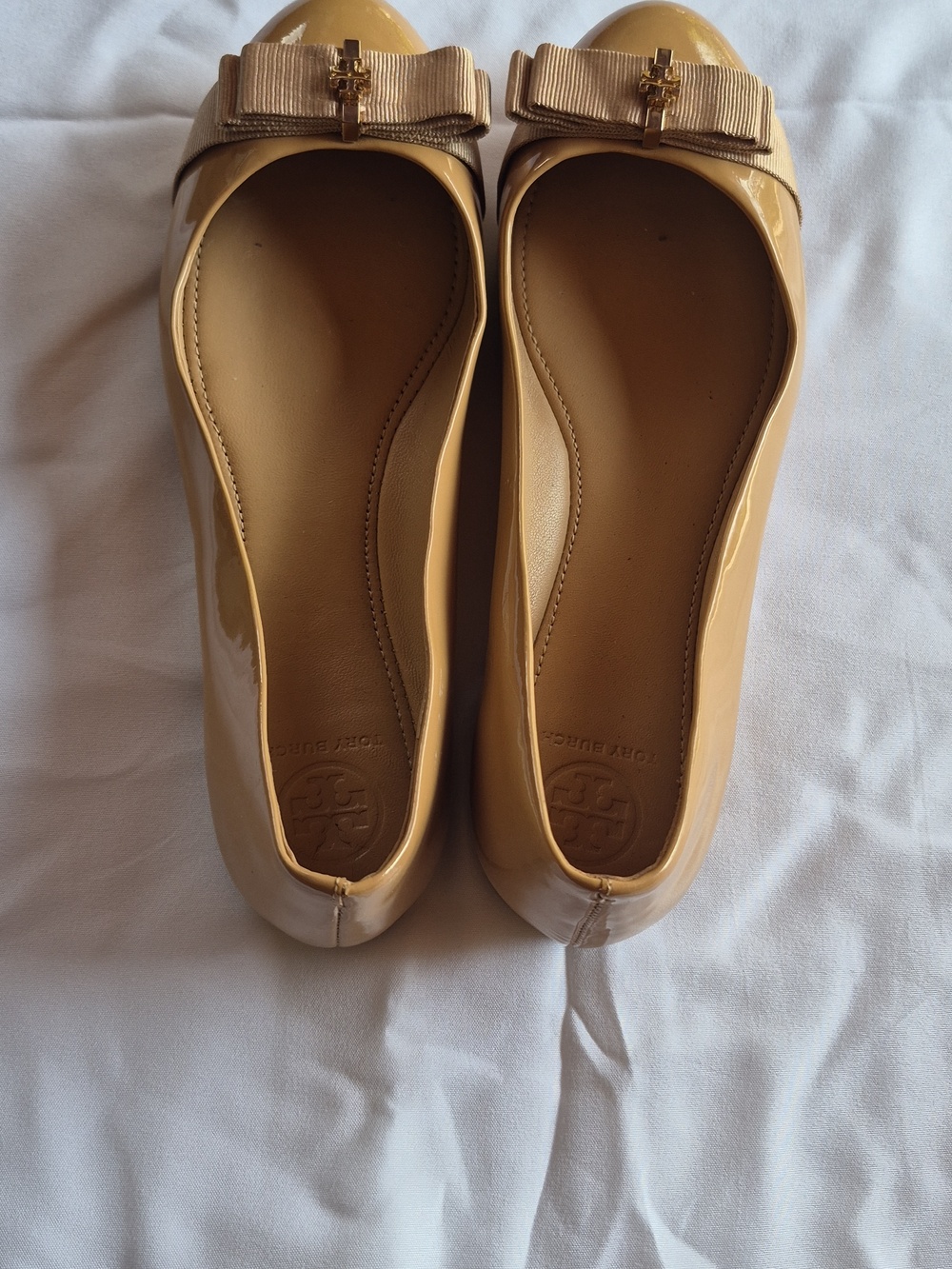 Tory Burch Trudy Nude Patent Leather Bow Ballet Flats - Picture 5 of 11